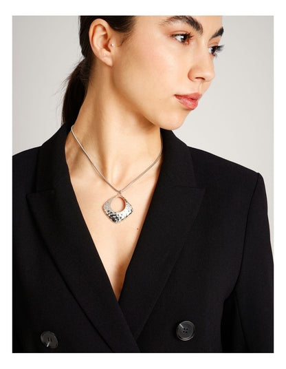 Cut Out Pendant Necklace in Silver