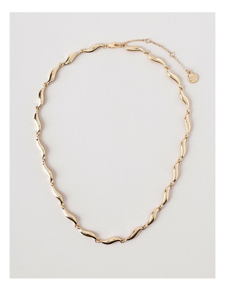 Wavy Necklace in Gold