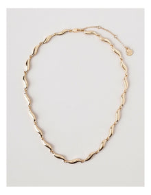 Wavy Necklace in Gold