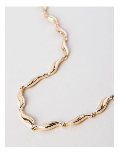 Wavy Necklace in Gold