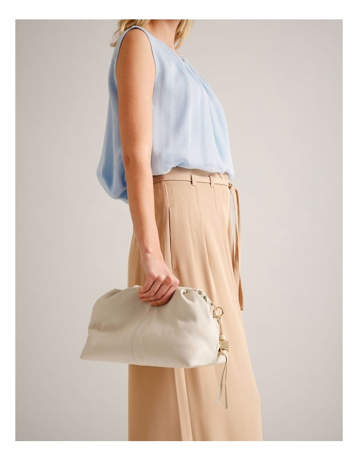 Andrea Leather Clutch Bag in Vanilla