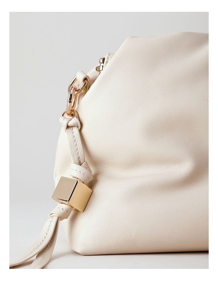 Andrea Leather Clutch Bag in Vanilla