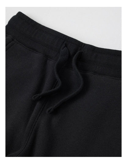 Essentials Trackpant in Black