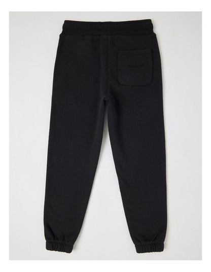 Essentials Trackpant in Black