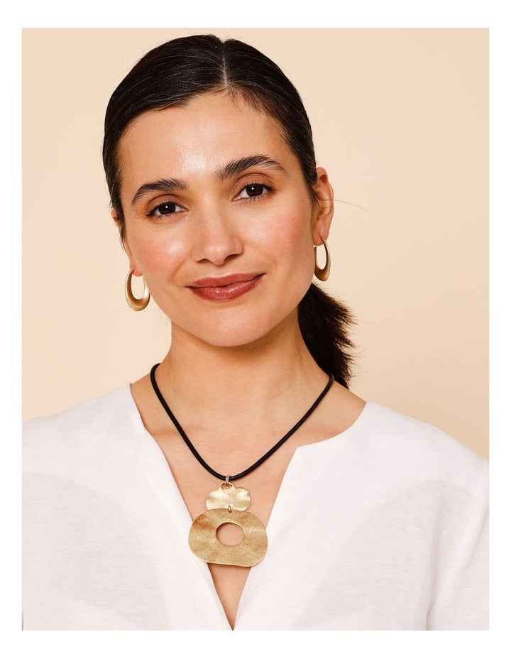 Open Circle Disc Pendant Necklace in Gold