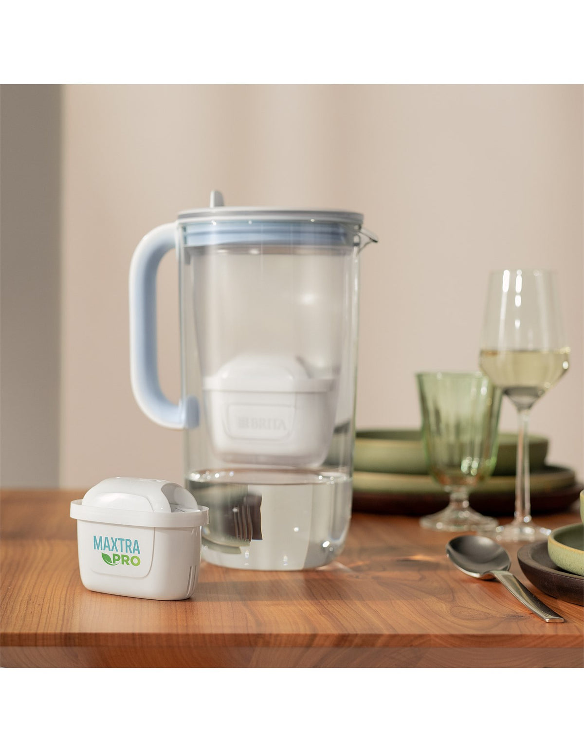GLASS WATER FILTER JUG 2.5L BLUE