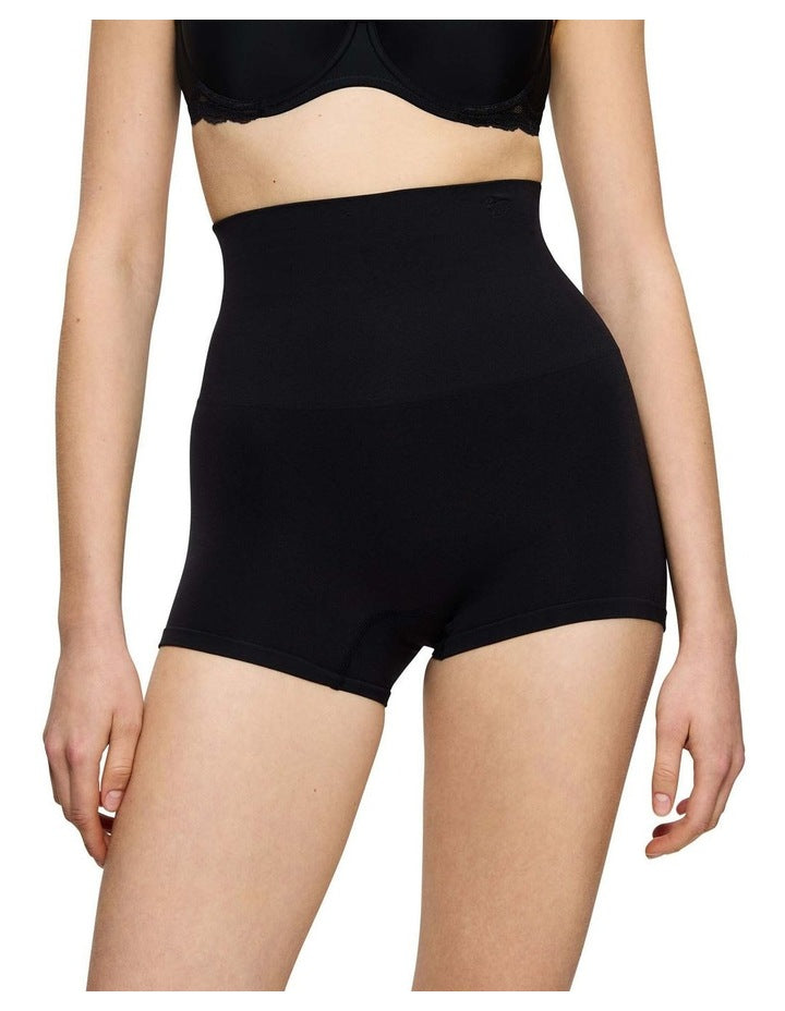 Soft Sculpt Shorts in Black