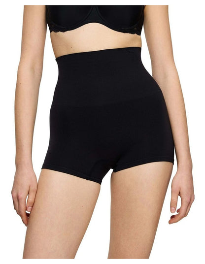 Soft Sculpt Shorts in Black