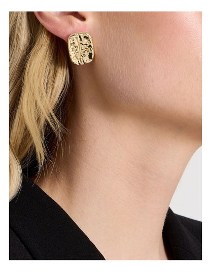Curved Studs in Gold