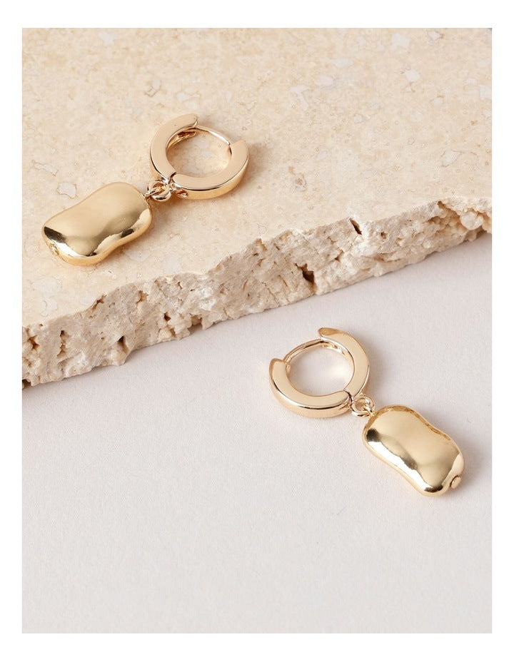 Drop Earrings in Gold