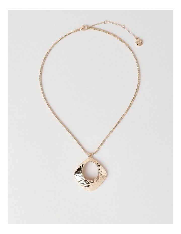Hammered Pendant in Gold