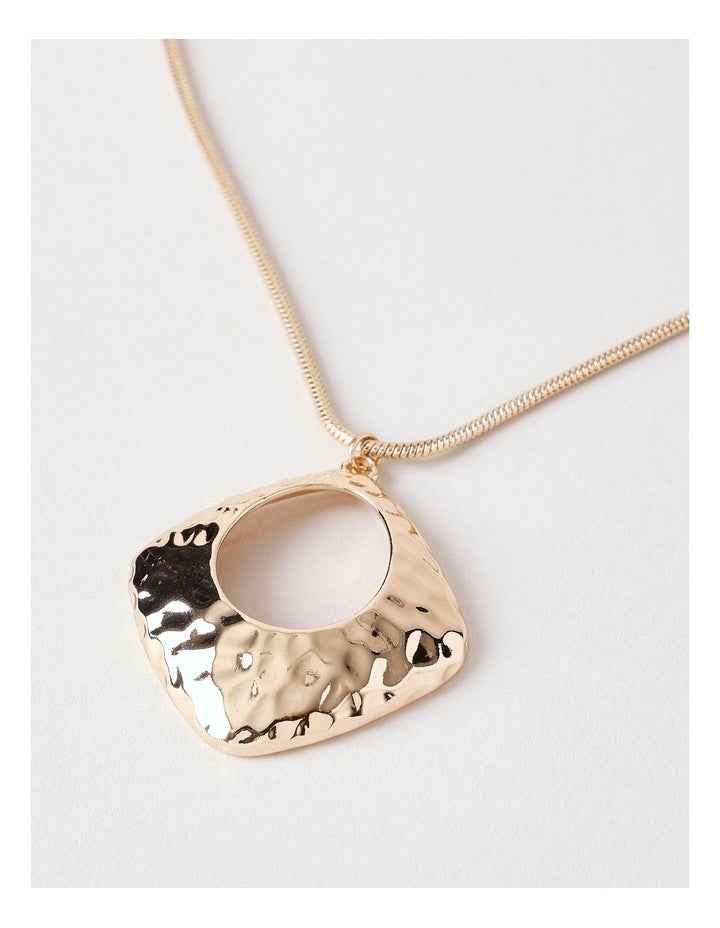 Hammered Pendant in Gold