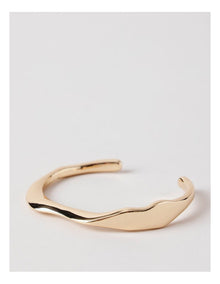 Wavy Bangle in Gold