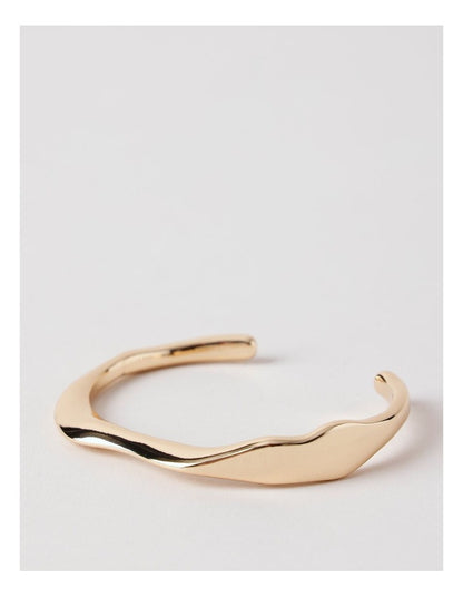 Wavy Bangle in Gold