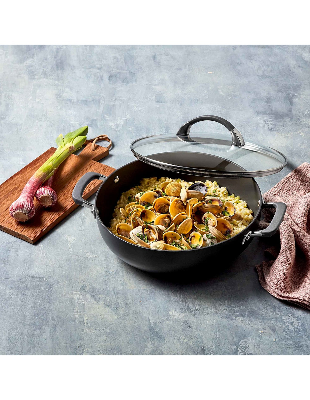 ENDURANCE+ NONSTICK INDUCTION COVERED RISOTTO PAN 30CM/5.2L