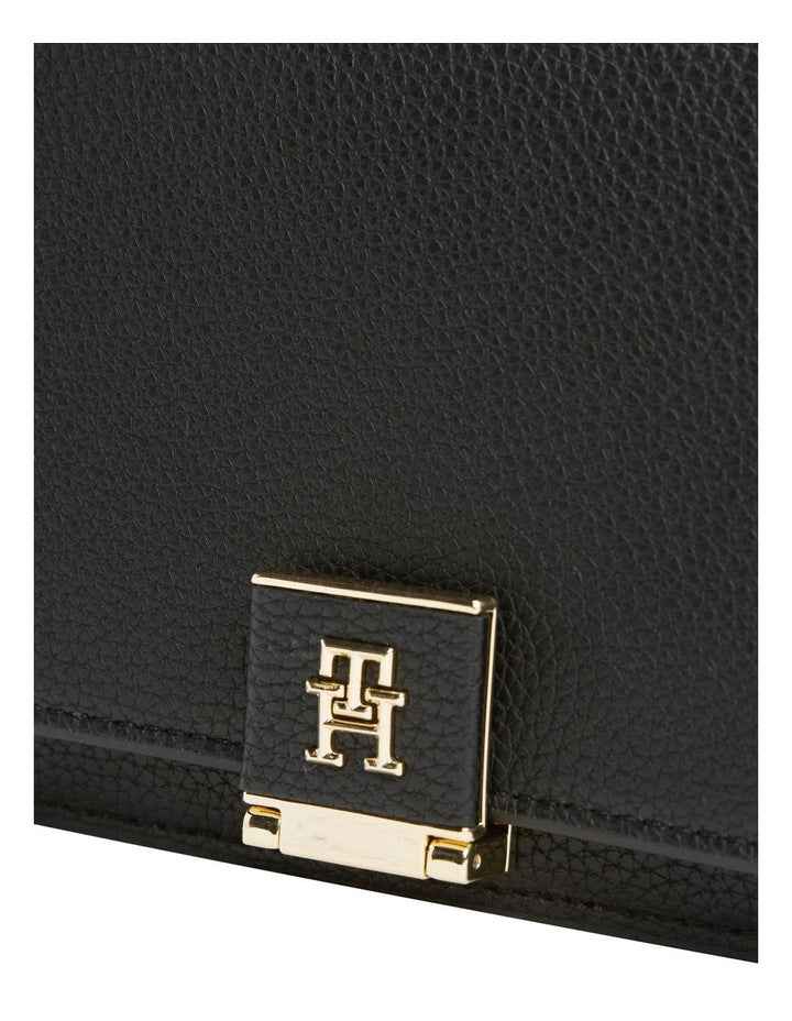 Her Chain Crossover Crossbody Bag in Black