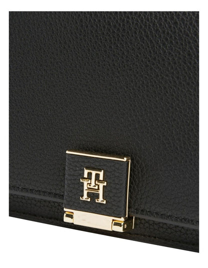 Her Chain Crossover Crossbody Bag in Black