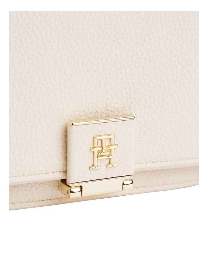 Her Chain Crossbody Bag in Cream