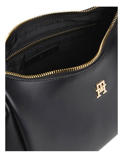 Essential Shoulder Bag in Black