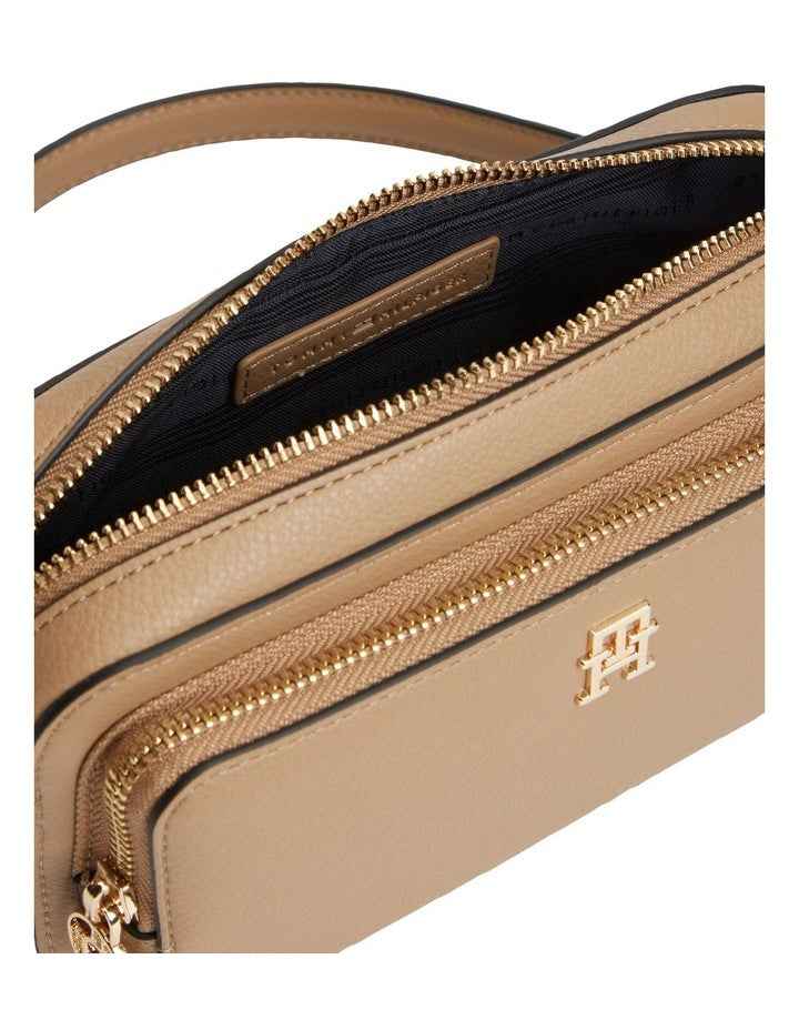 Daily Crossbody Bag in Beige