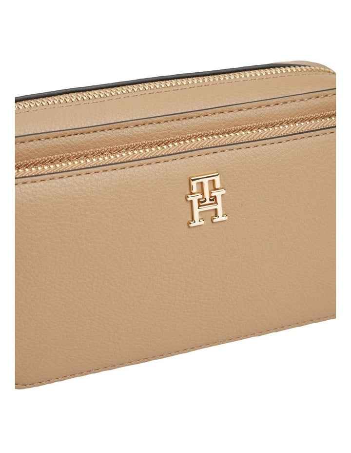 Daily Crossbody Bag in Beige