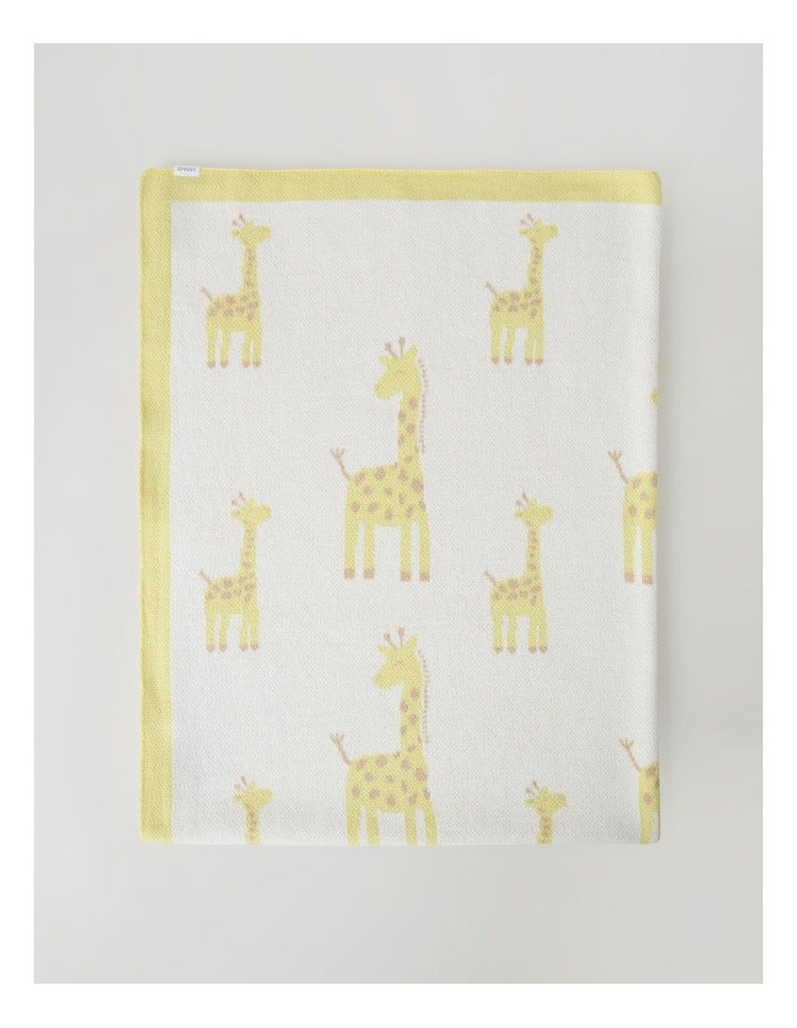 Newborn Giraffe Gift Box in Lemon