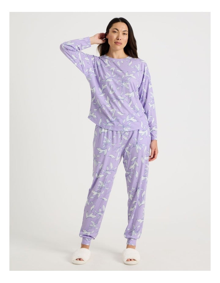 Long Sleeve Cuff Pant Pyjama Set in Foliage Outline Print
