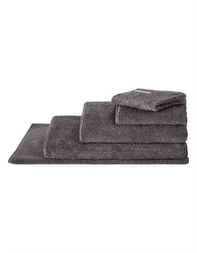 LIVING TEXTURES BATH MAT IN GRANITE