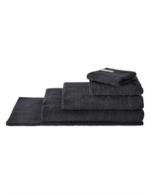 LIVING TEXTURES HAND TOWEL IN CARBON