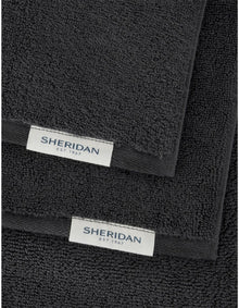 AVEN HAND TOWEL IN GRAPHITE