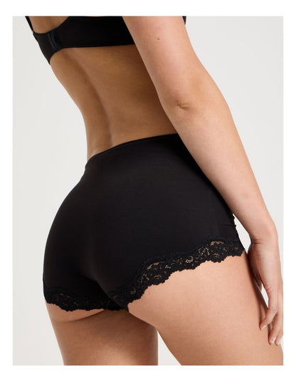 Cheeky Lace Boyshort in Black