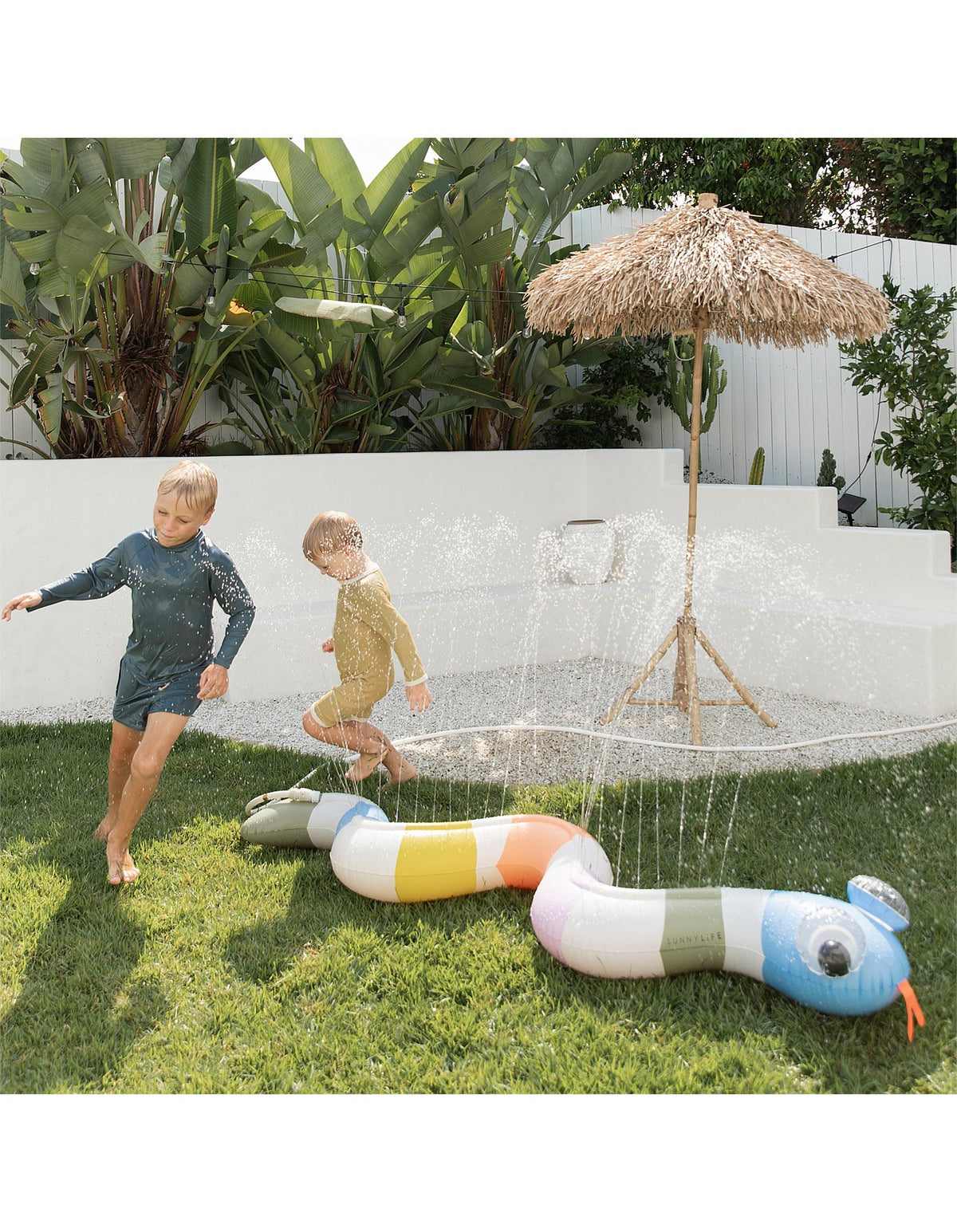 INFLATABLE SPRINKLER INTO THE WILD MULTI