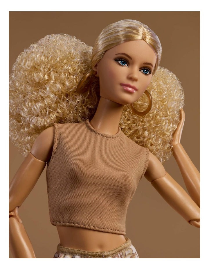 Basics Model 07 Doll