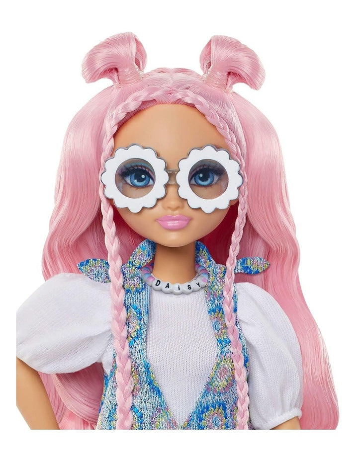 Dream Besties Daisy Jean Fashion Doll And Accessories
