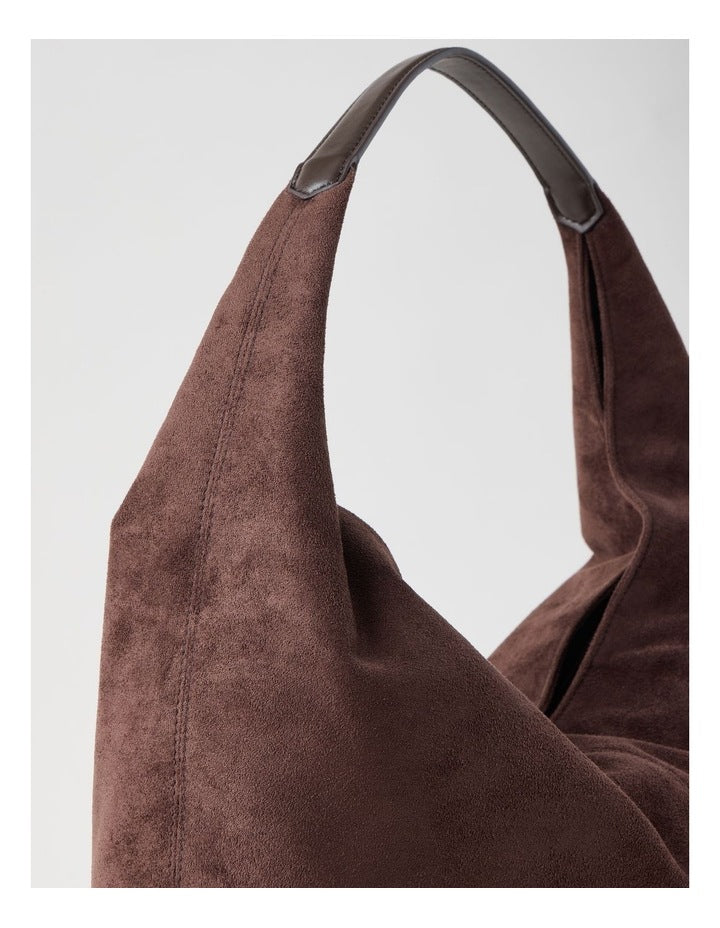 Britney Shoulder Bag in Chocolate
