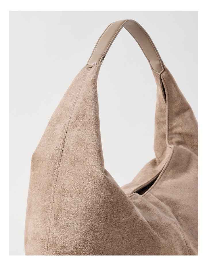 Britney Shoulder Bag in Mocha