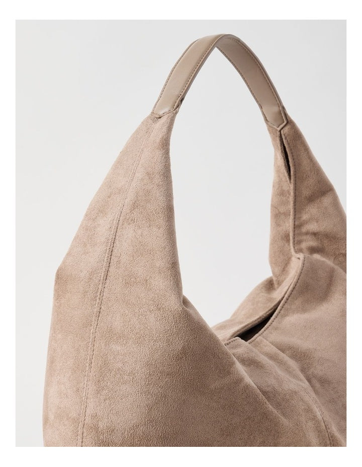 Britney Shoulder Bag in Mocha