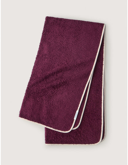 EVERYWAY LARGE GYM TOWEL IN DARK CHERRY