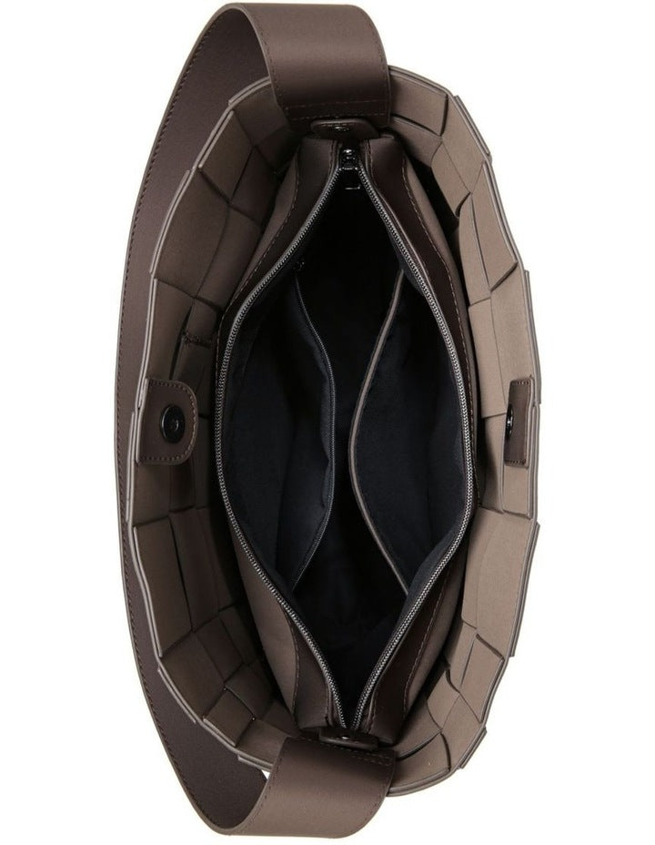 The Scarlett Shoulder Bag in Cocoa