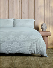 TEXTURES CUT GEOMETRIC QUEEN QUILT COVER SET IN BLUE HAZE