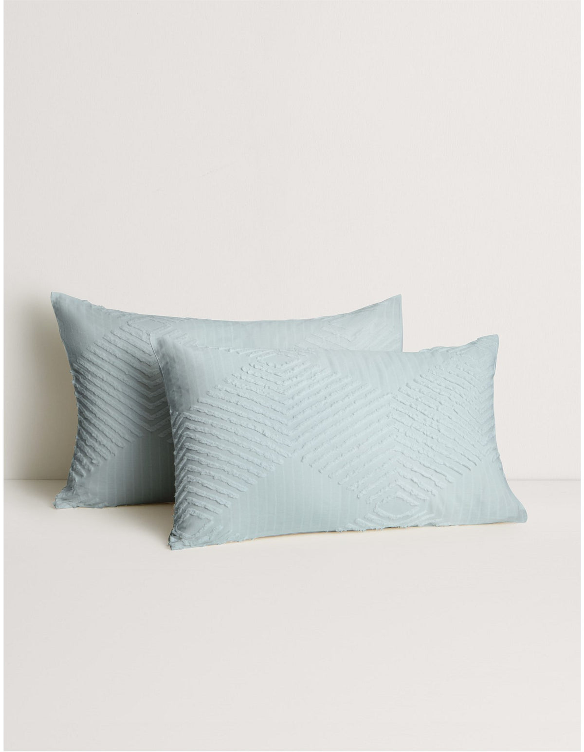 TEXTURES CUT GEOMETRIC QUEEN QUILT COVER SET IN BLUE HAZE