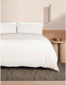 TEXTURES SEERSUCKER STRIPE SK QUILT COVER SET IN WHITE