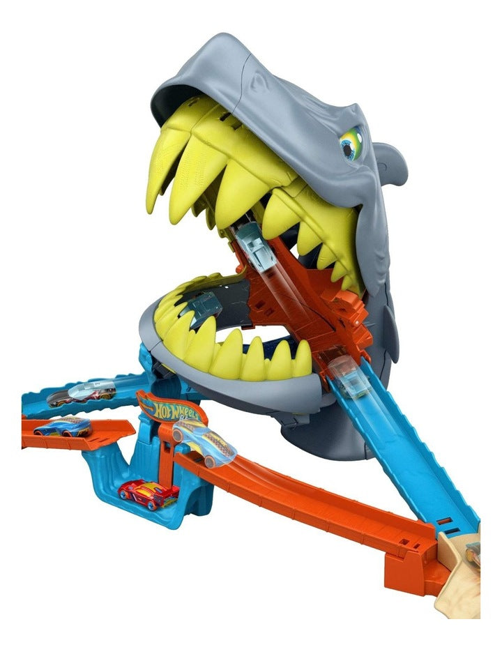 City Shark Chomp Beach Playset & 1:64 Scale Die-Cast Car