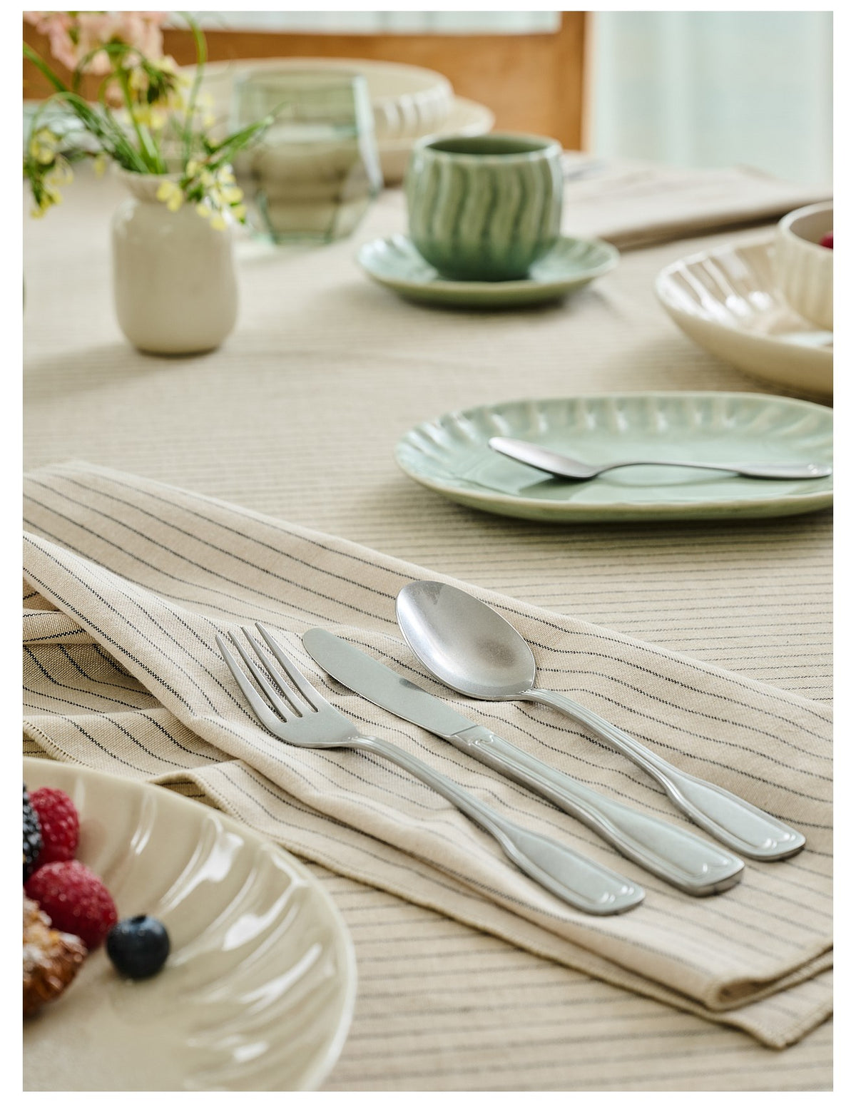 Anais 16pce Cutlery Set Vintage Silver