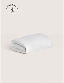 DELUXE DREAM KING HALF LIGHT QUILT