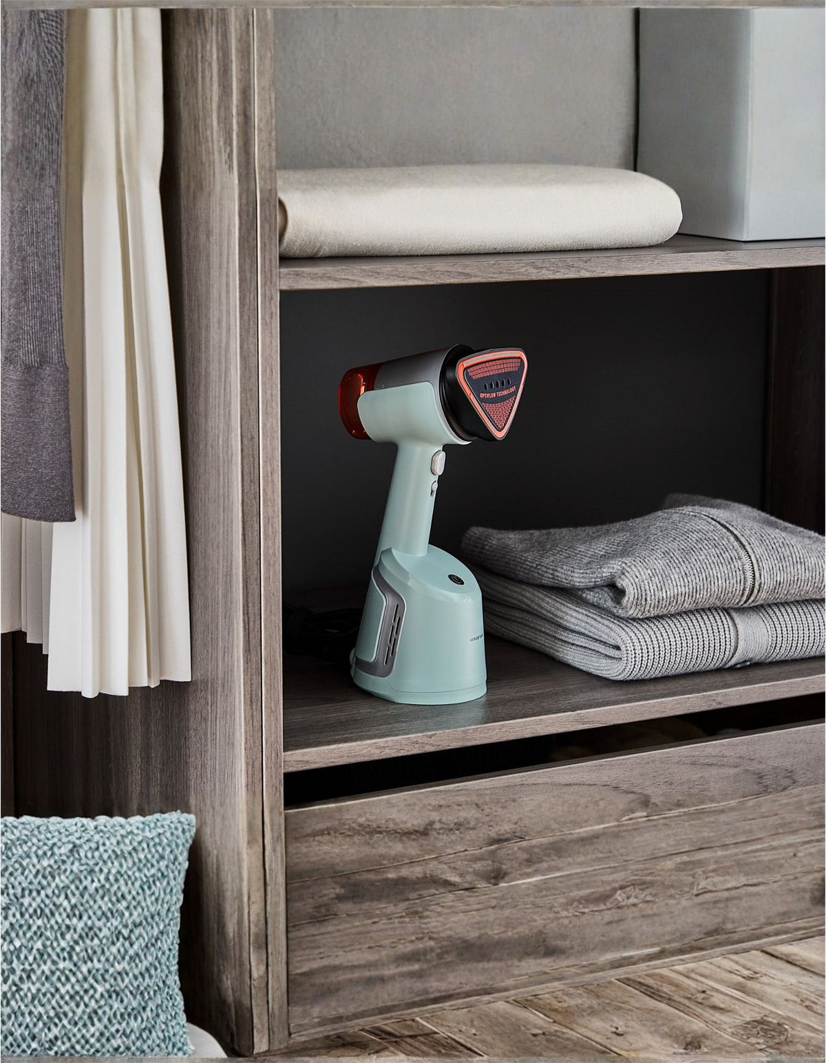 DT9814 AeroSteam Handheld Garment Steamer