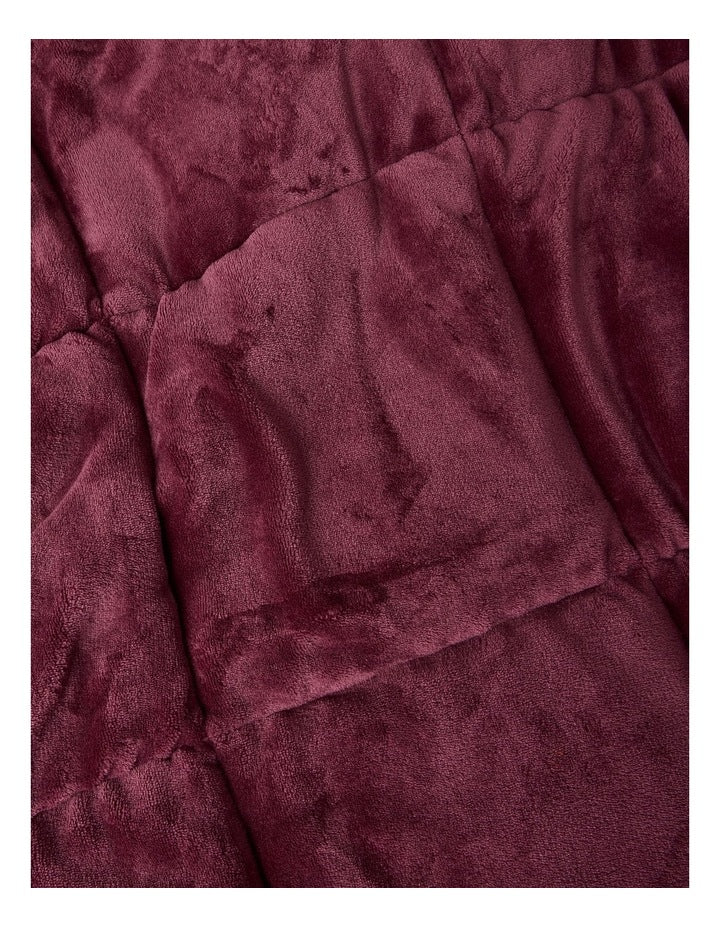 Quilted Plush Blanket in Burgundy