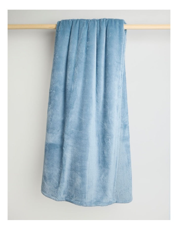 Faux Fur Blanket in Blue Fog