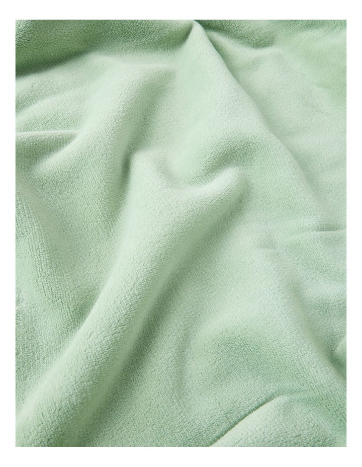 Reversible Sherpa Blanket in Sage