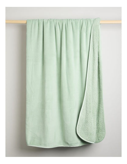 Reversible Sherpa Blanket in Sage